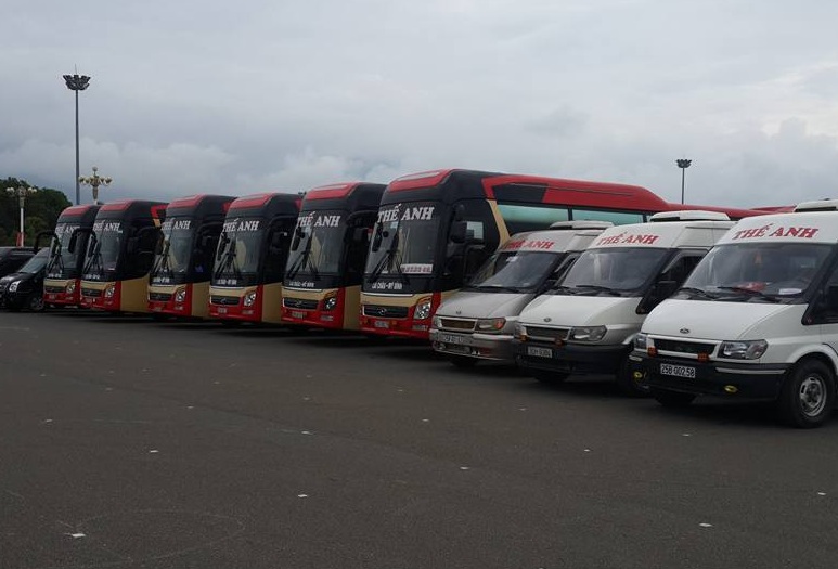 Thức c&ugrave;ng l&aacute;i xe