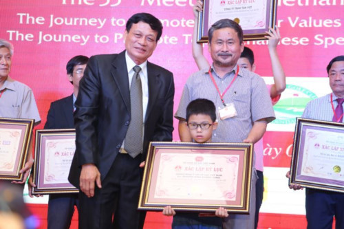 Thi&ecirc;n t&agrave;i nh&iacute; ẩn b&oacute;ng sau h&igrave;nh h&agrave;i trẻ tự kỷ