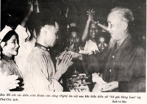 Nh&agrave; viết kịch Nguyễn Trung Phong - chẳng lẽ đời dễ qu&ecirc;n &ocirc;ng vậy sao?