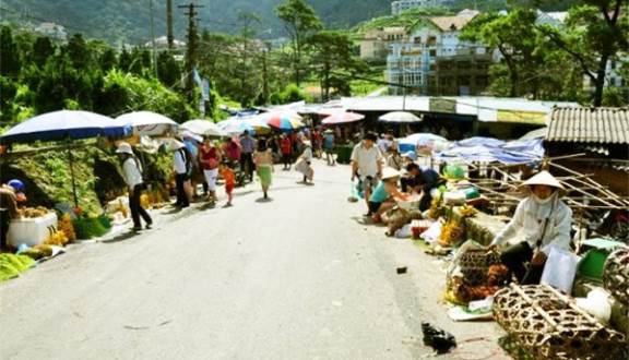 Ch&ugrave;m thơ của Nguyễn Qu&yacute; Nghi (Hưng Y&ecirc;n)