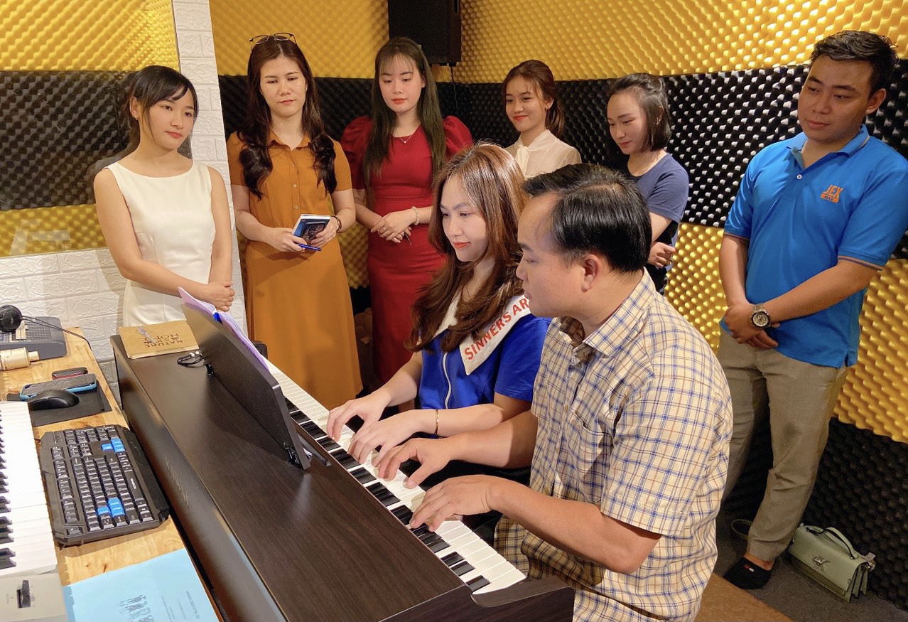 Người thầy dạy Piano trên Tây Nguyên