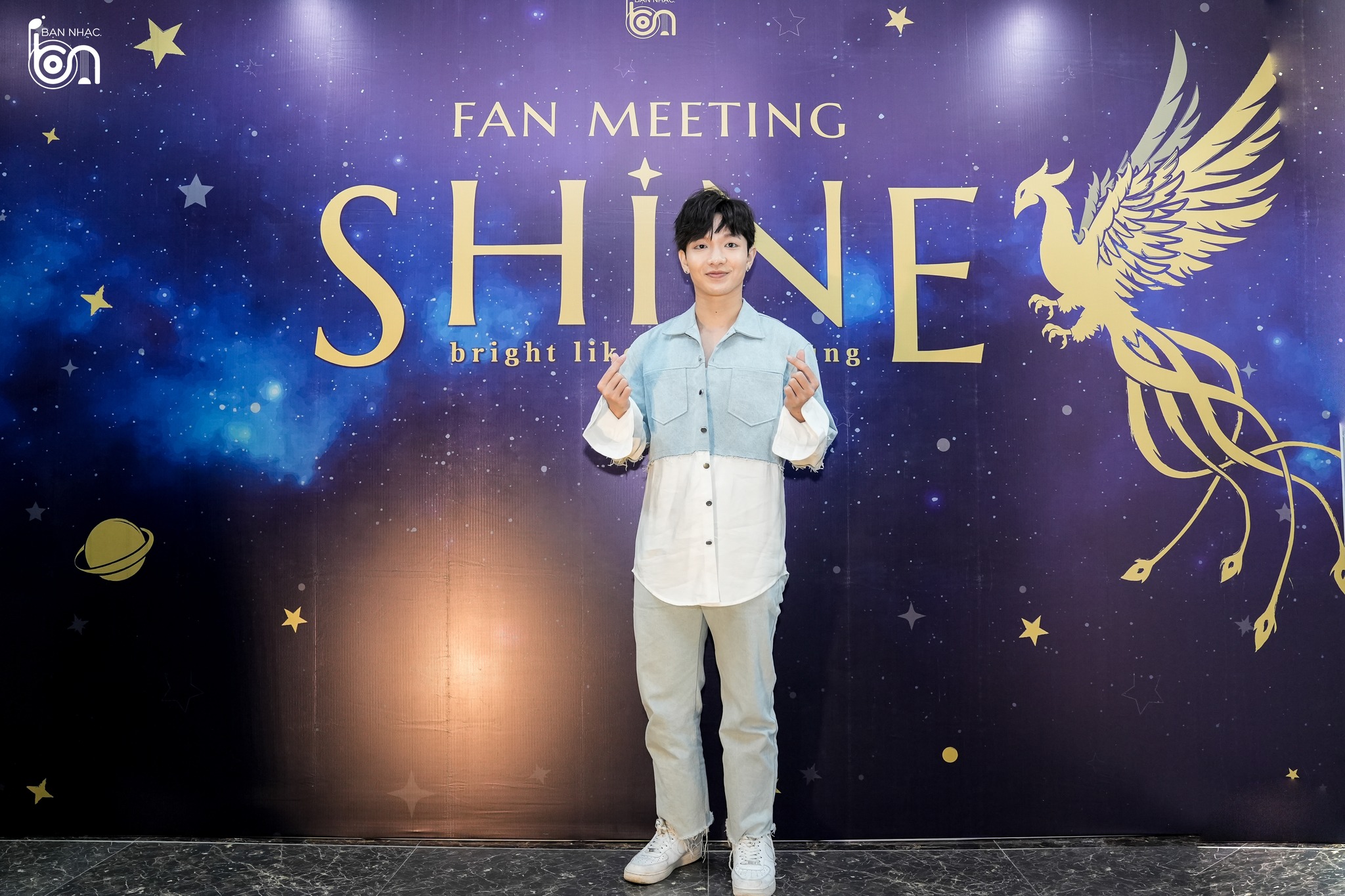 Bạn Nhạc. - người đứng sau thành công Fanmeeting SHINE Hoàng Dũng