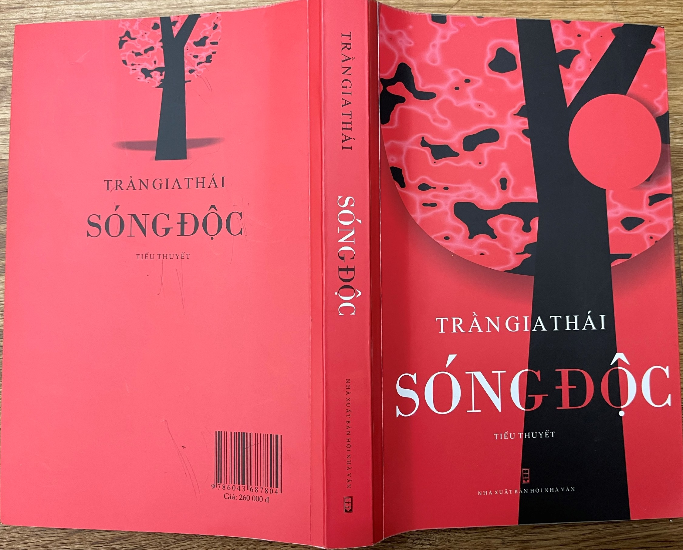 Tiểu thuyết SÓNG ĐỘC – “Rằng hay thì thật là hay”…