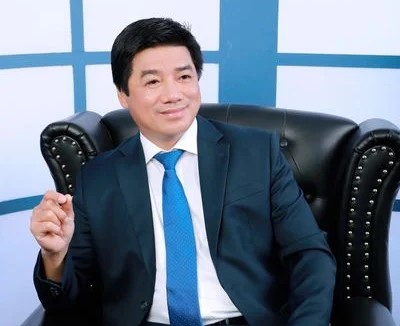 Tình trong thơ Trịnh Xuân Đức